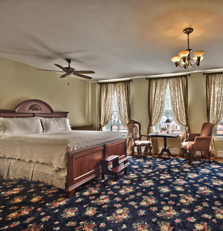 Two-Room Suite, King Bed, Sitting Room, Electric Fireplace, Whirlpool Tub,Wi-Fi, HDTV